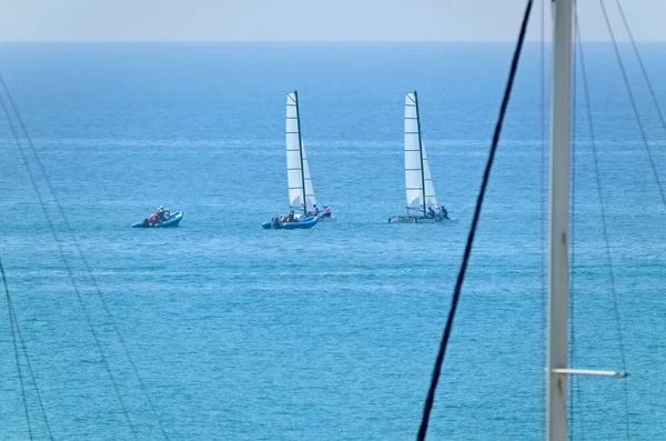 Italia Sicilia Mar Mediterráneo Marina Ragusa Provincia Ragusa Personas Veleros — Foto de Stock