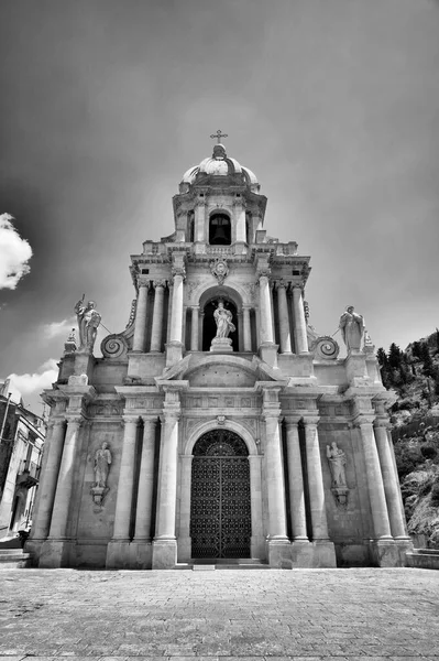 Italien Sicilien Scicli Ragusaprovinsen Bartolomeo Kyrkans Barockfasad Och Klocktorn 1500 — Stockfoto