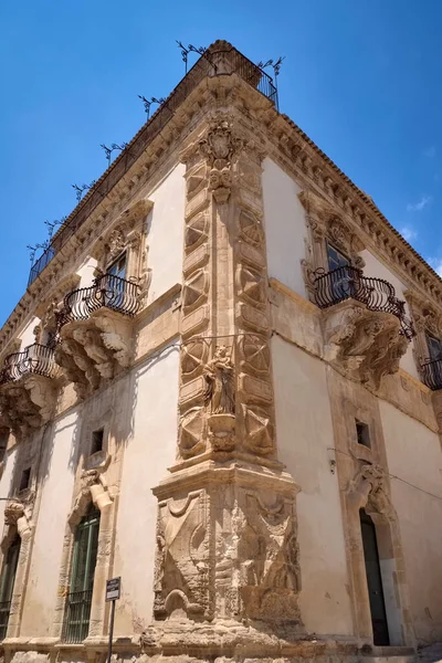 Italia Sicilia Scicli Provincia Ragusa Fachada Barroca Del Palacio Beneventano — Foto de Stock