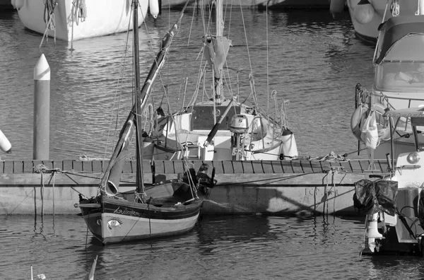 Itália Sicília Mar Mediterrâneo Marina Ragusa Província Ragusa Barcos Motor — Fotografia de Stock