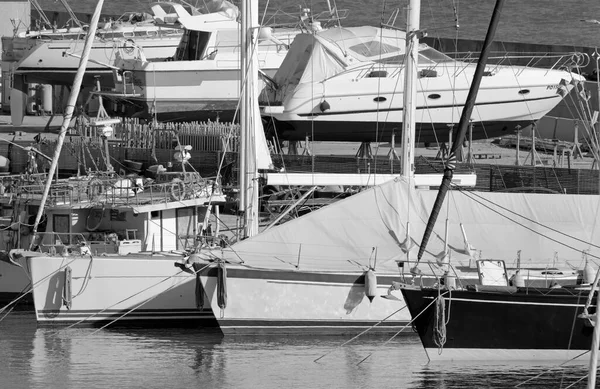 Talya Sicilya Akdeniz Marina Ragusa Ragusa Eyaleti Limanda Lüks Yatlar — Stok fotoğraf