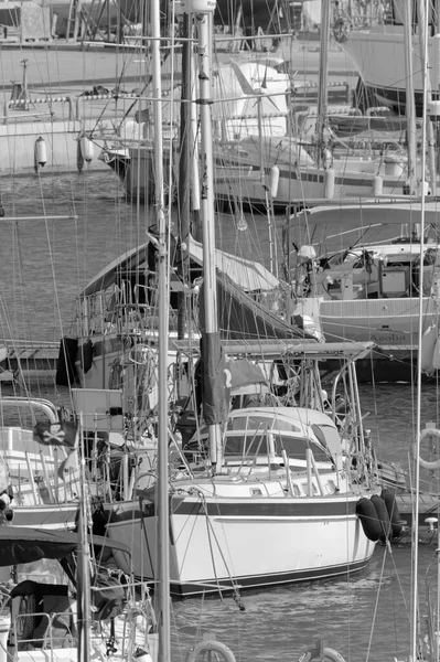 Italien Sicilien Medelhavet Marina Ragusa Ragusaprovinsen Juli 2021 Segelbåtar Hamnen — Stockfoto