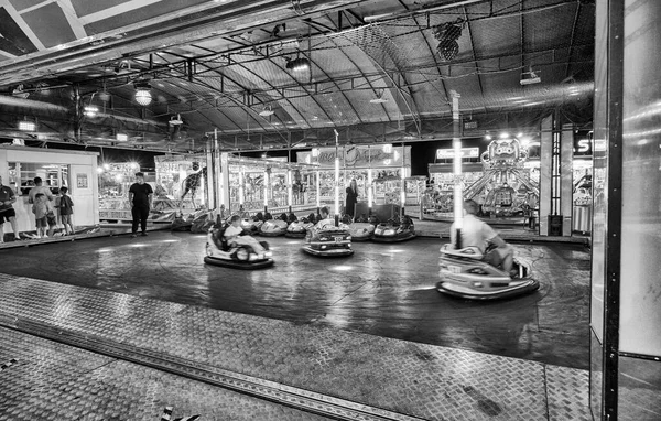 Italia Sicilia Marina Ragusa Provincia Ragusa Niños Conduciendo Coches Eléctricos —  Fotos de Stock