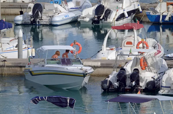 Italien Sizilien Mittelmeer Marina Ragusa Provinz Ragusa Juli 2021 Paar — Stockfoto