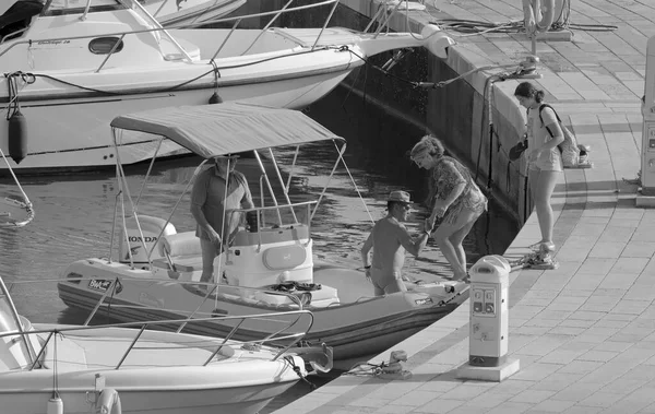 Italien Sizilien Mittelmeer Marina Ragusa Provinz Ragusa August 2021 Menschen — Stockfoto