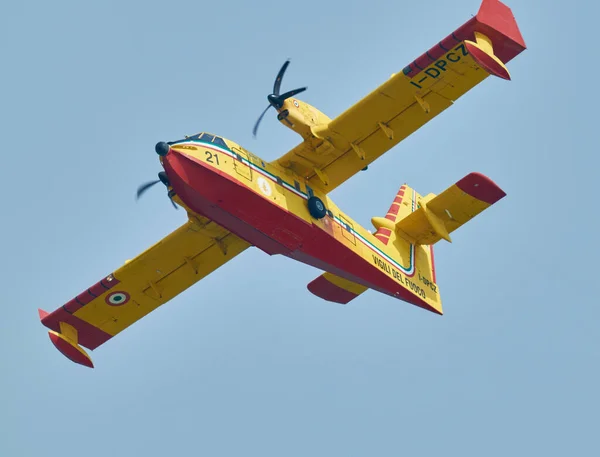 Italia Sicilia Marina Ragusa Provincia Ragusa Avión Bomberos Canadair Volador —  Fotos de Stock