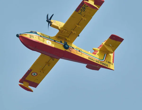 Italia Sicilia Marina Ragusa Provincia Ragusa Avión Bomberos Canadair Volador — Foto de Stock