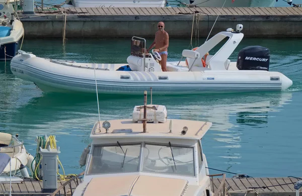 Talya Sicilya Akdeniz Marina Ragusa Ragusa Eyaleti Ağustos 2021 Limandaki — Stok fotoğraf