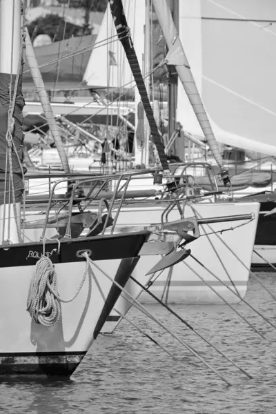 Italien Sicilien Medelhavet Marina Ragusa Ragusaprovinsen Segelbåtar Hamnen — Stockfoto