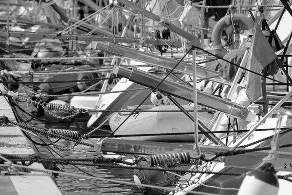 Italien Sicilien Medelhavet Marina Ragusa Ragusaprovinsen Augusti 2021 Lyxjakter Hamnen — Stockfoto