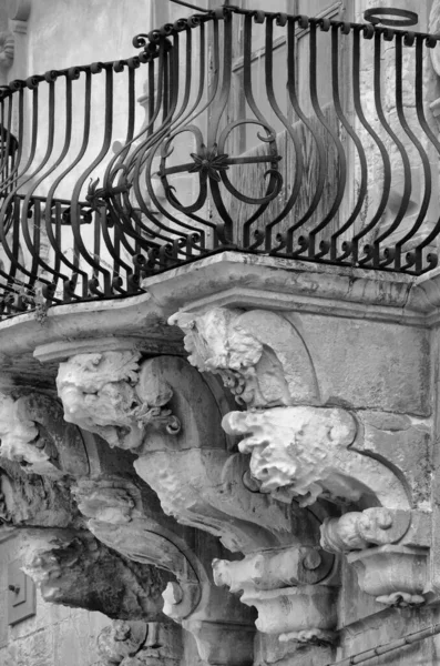 Olaszország Szicília Scicli Ragusa Tartomány Barokk Beneventano Palota Homlokzata Balkon — Stock Fotó