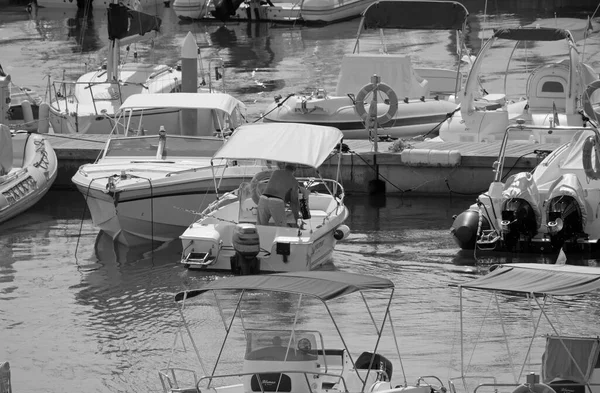 Italien Sizilien Mittelmeer Marina Ragusa Provinz Ragusa September 2021 Mann — Stockfoto