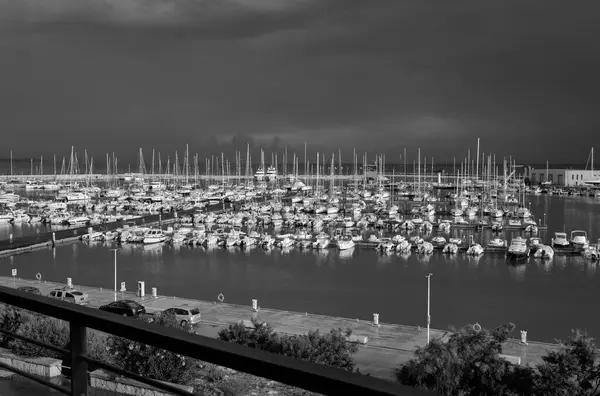 Itália Sicília Mar Mediterrâneo Marina Ragusa Província Ragusa Barcos Motor — Fotografia de Stock