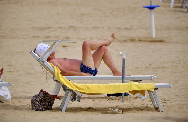 Italy Sicily Mediterranean Sea Marina Ragusa Ragusa Province Man Relaxing — Stock Photo, Image