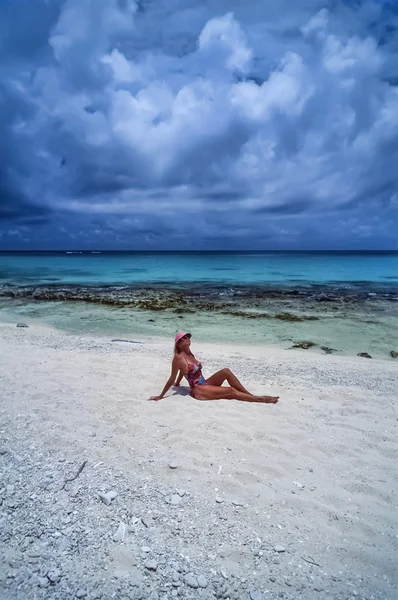 Girl on one of the many Belize islands — Stock Photo, Image