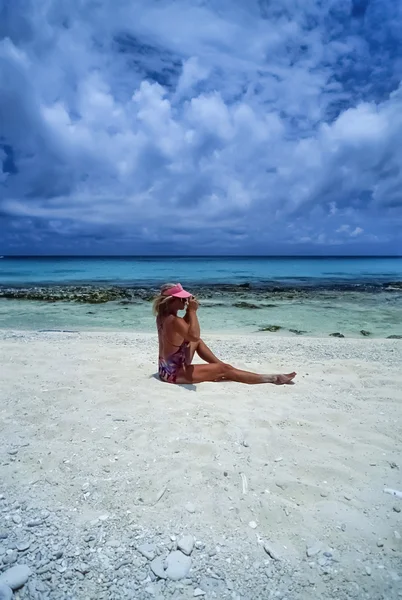 Girl on one of the many Belize islands — Stock Photo, Image