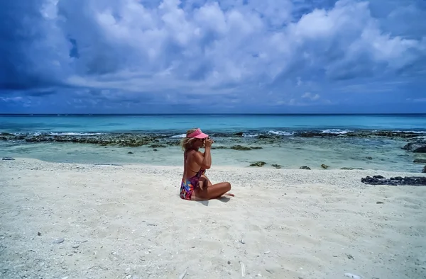 Girl on one of the many Belize islands — Stock Photo, Image