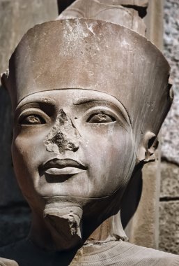 Karnak Tapınağı yıkıldı