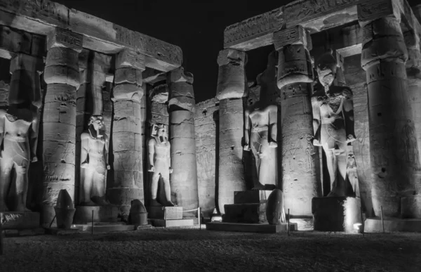 Tempio luxor di notte — Foto Stock