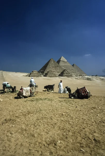 Vue sur les pyramides — Photo
