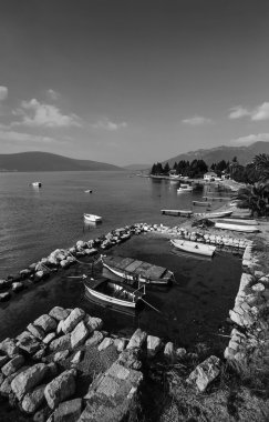 sahil yakınında sveti stefan Adası