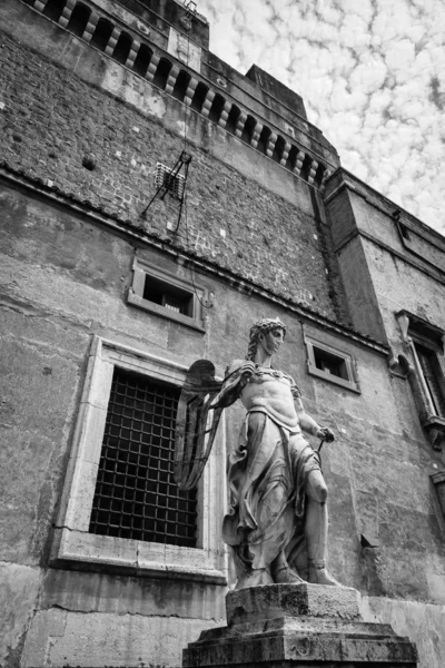 Италия, Рим, Кастель Святого Ангела, статуя — стоковое фото