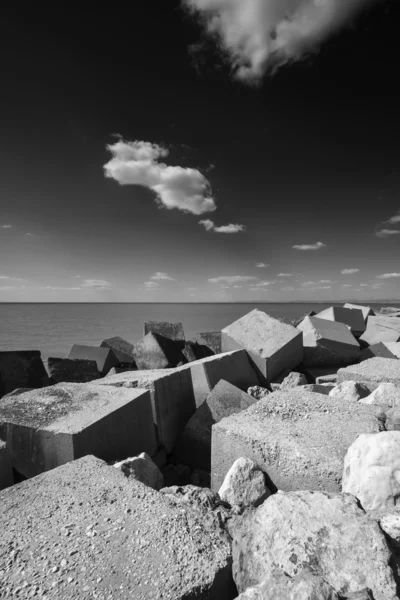 Beton blokkok kívülről a port — Stock Fotó