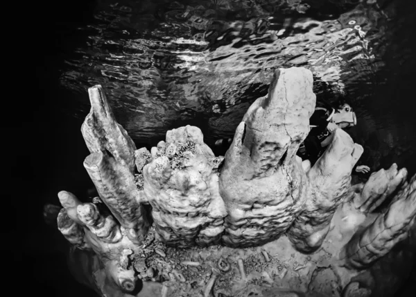 Buceo en cuevas — Foto de Stock
