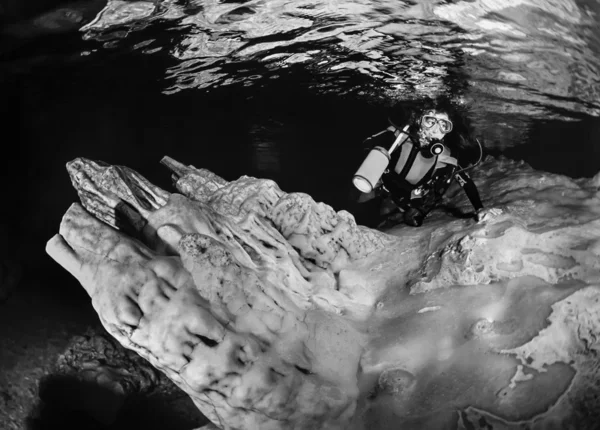 Plongée en grotte — Photo