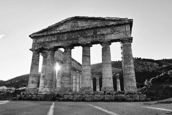 Włochy, Sycylia, Segesta, Świątynia grecka — Zdjęcie stockowe