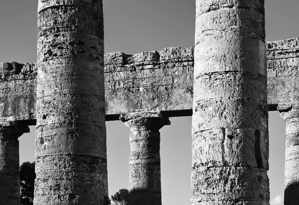 Италия, Сицилия, Сегеста, Греческий храм — стоковое фото