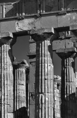 Yunan Hera'nın Tapınak sütunları (409 M.ö.)