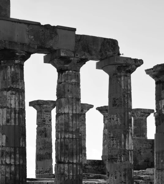 Colunas gregas do templo de Hera (409 b.C .) — Fotografia de Stock