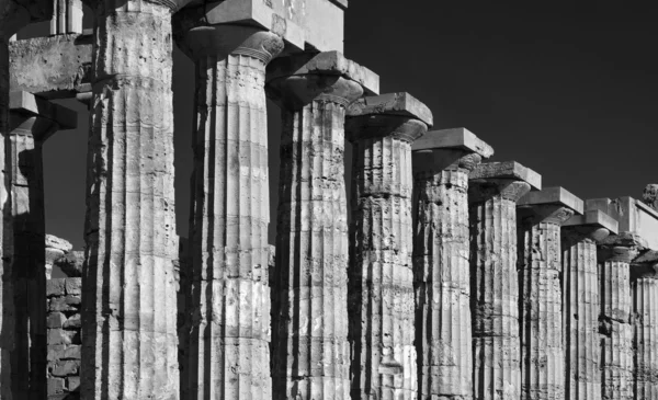 Columnas griegas del templo de Hera (409 A.C. .) — Foto de Stock