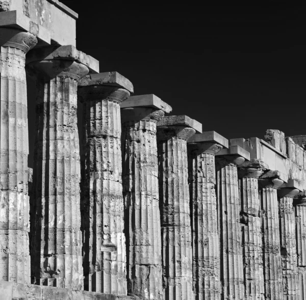 Колони Грецька Гера храм (409 н. е..) — стокове фото