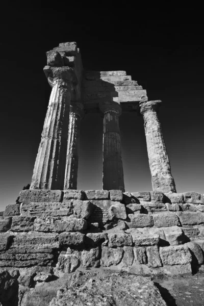 Храм Кастора и Поллуца (Храм Геры ) — стоковое фото