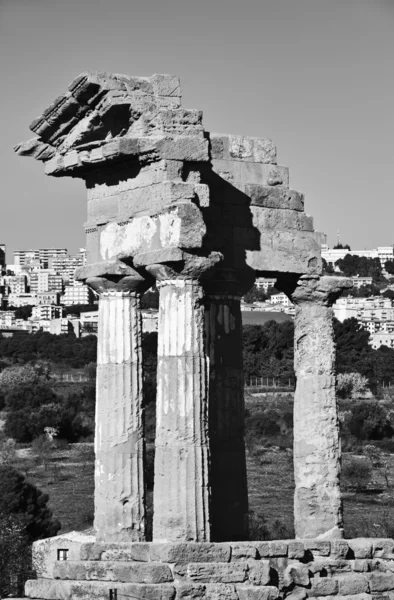 Храм Кастора и Поллуца (Храм Геры ) — стоковое фото