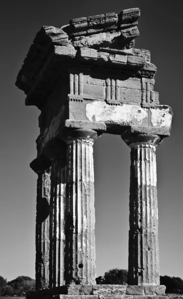 ギリシャの寺院の谷、Castore、広場の寺院 — ストック写真