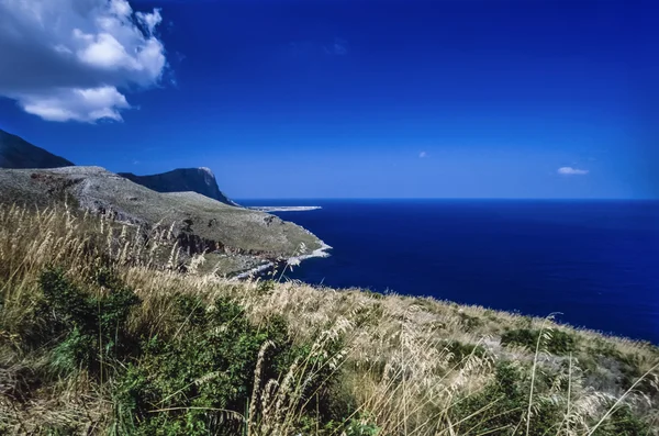 Βραχώδη ακτή της Σικελίας — Φωτογραφία Αρχείου