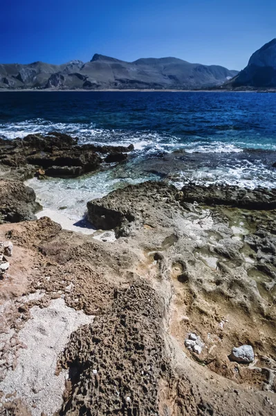 Вид на сицилийское скалистое побережье — стоковое фото
