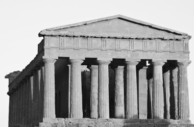 Günbatımı Concord tapınakta