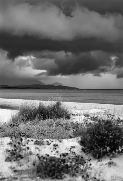 Coastline in a stormy day — Stock Photo, Image