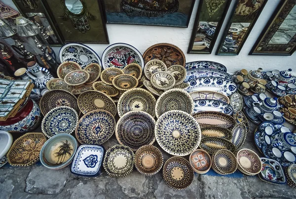 Artigianato in ceramica in vendita sul mercato — Foto Stock