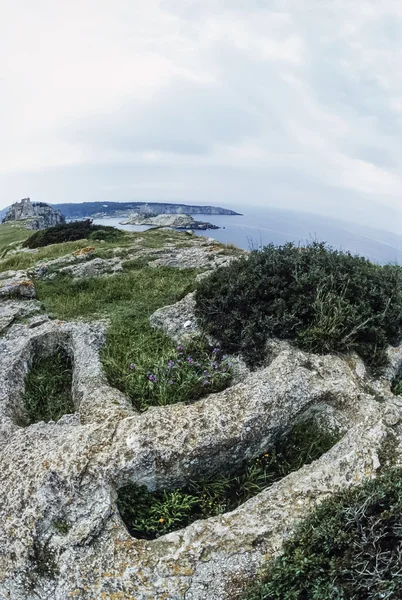 Tumbas antiguas en las islas Tremiti — Foto de Stock