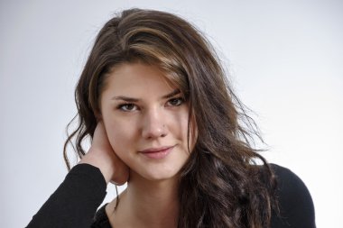 Gülümseyen kadın