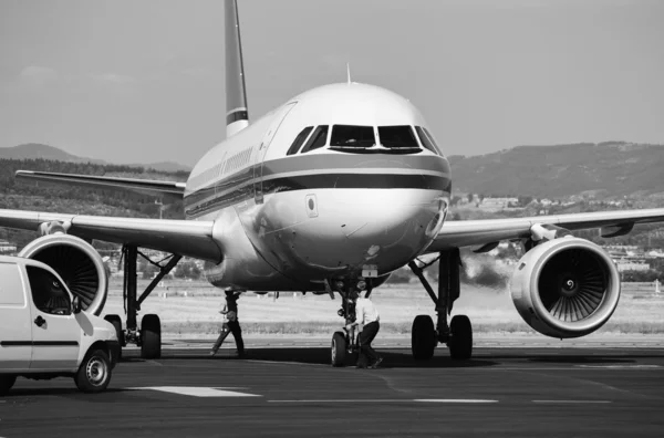 Aereo sulla pista — Foto Stock