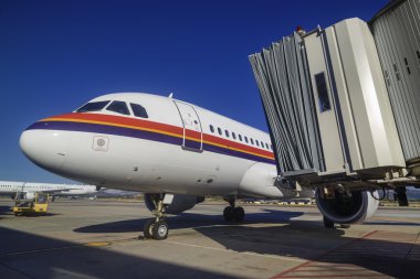 Uçak pist üzerinde