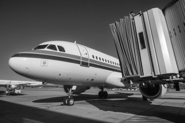 Uçak pist üzerinde