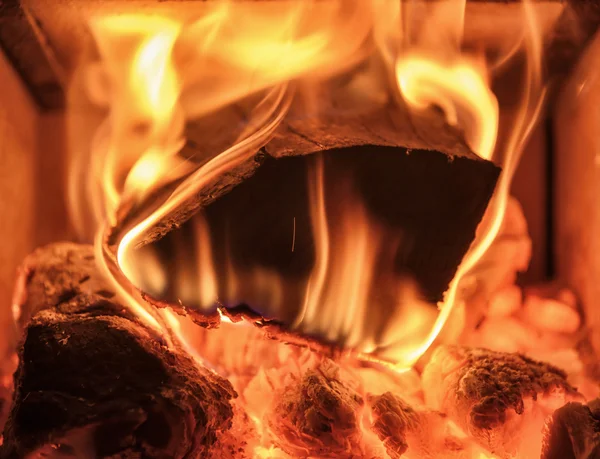 Firewood burning — Stock Photo, Image