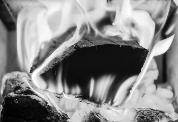 Brandhout branden — Stockfoto